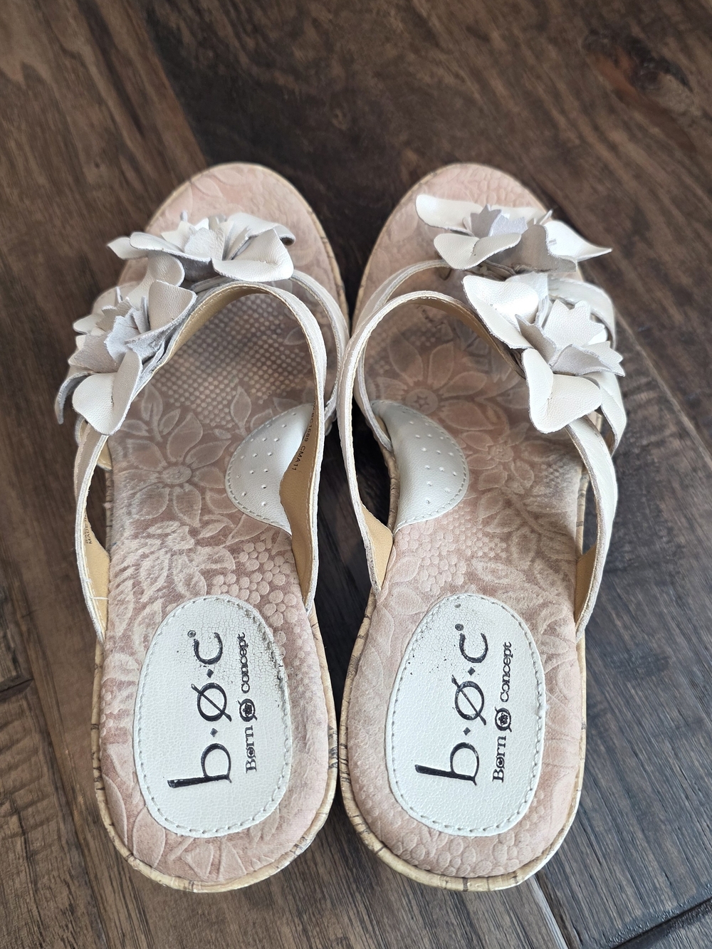 b.o.c. Women's Cream Floral Wedge Sandals - Picture 5 of 7
